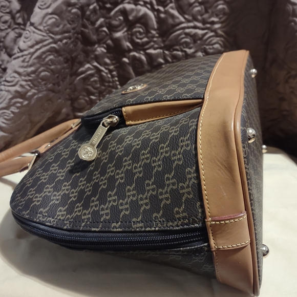 🛍️Rioni Signature Dome Handle Handbag🛍️ - Picture 4 of 14
